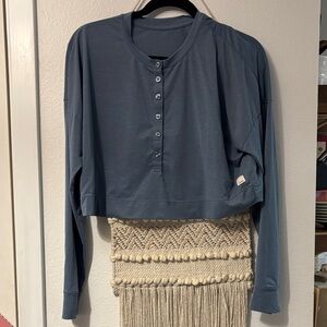 Vuori Slate Blue Long Sleeve Crop Top